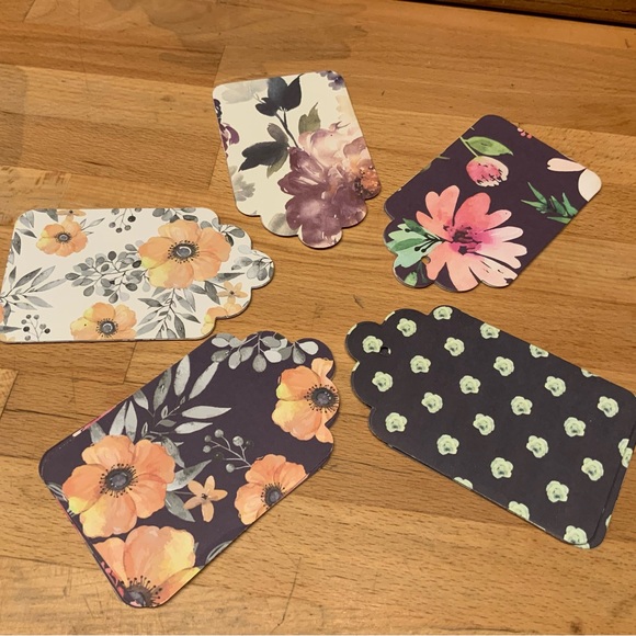 Tags - Picture 9 of 11